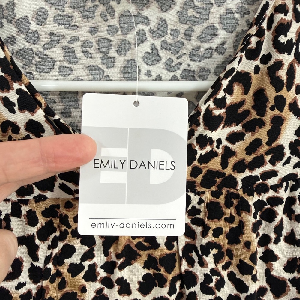 Emily Daniels Leopard Print V-Neck Ruffle Blouse - Brown/Black - Picture 6 of 10